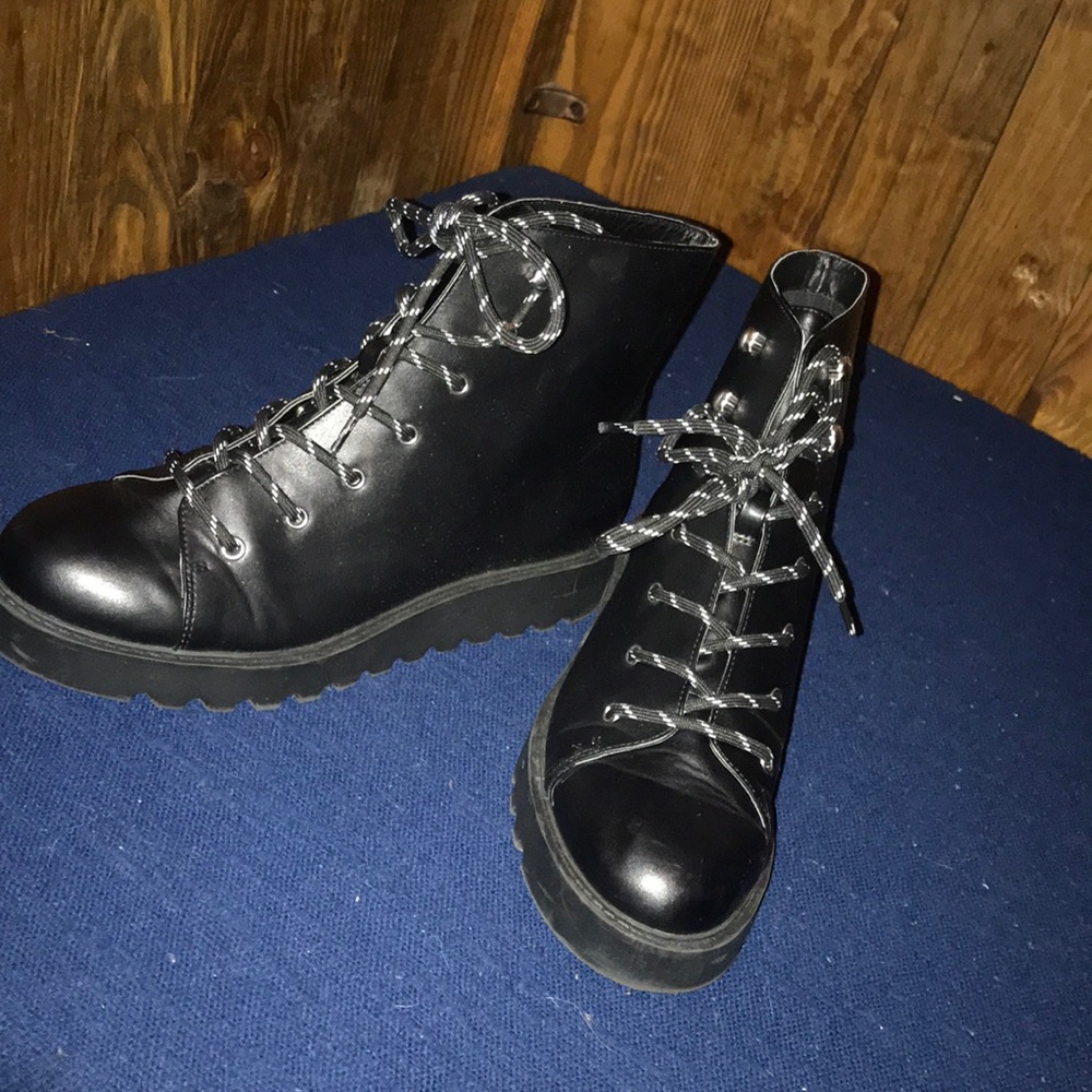 H&M Black 1.5in Platform Boots **RARELY WORN**